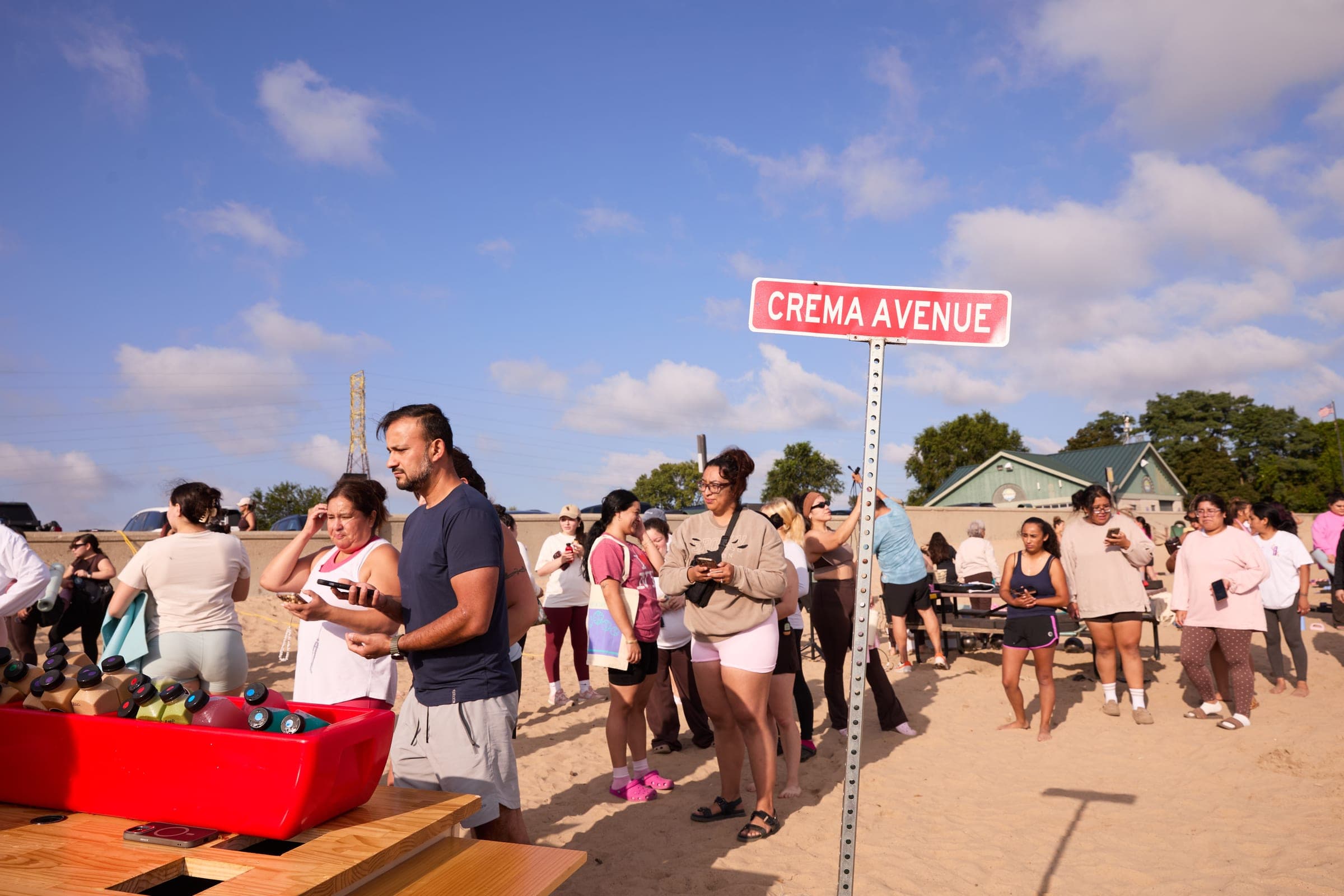Crema Avenue, frame 12